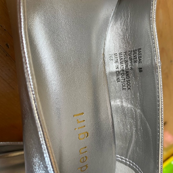 EUC Madden Girl silver shoes - Picture 4 of 5